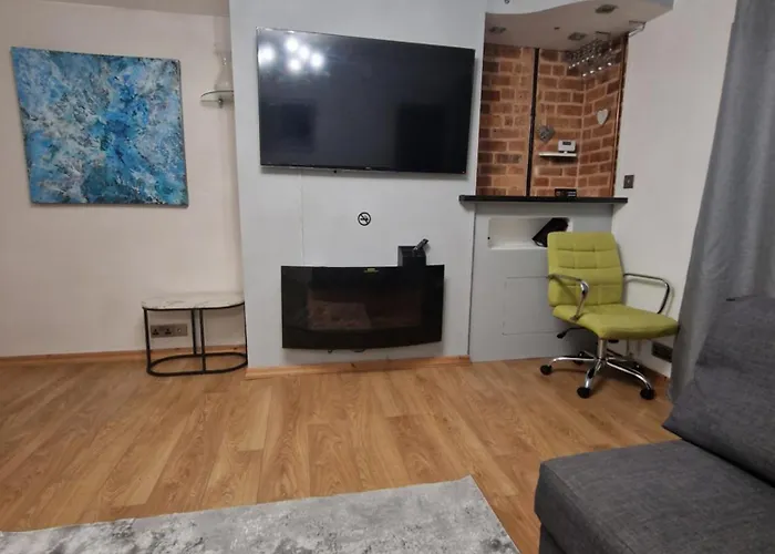 Apartment Close To Birmingham With Free Parking And Free Wifi
