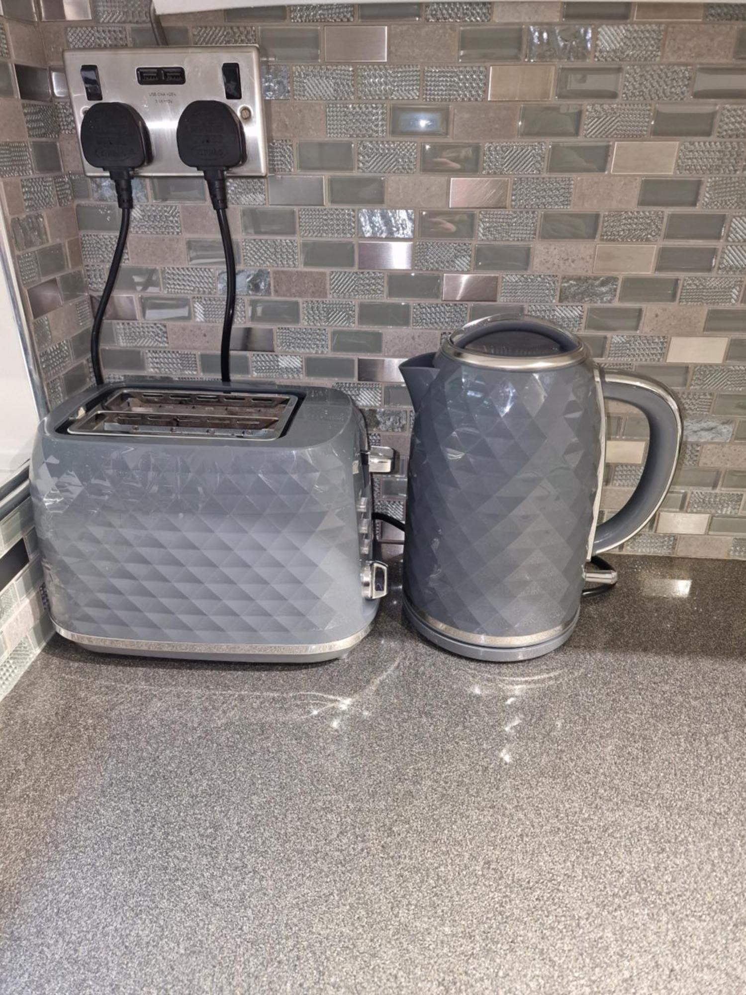 Close To With Free Parking And Free Wifi * Birmingham
