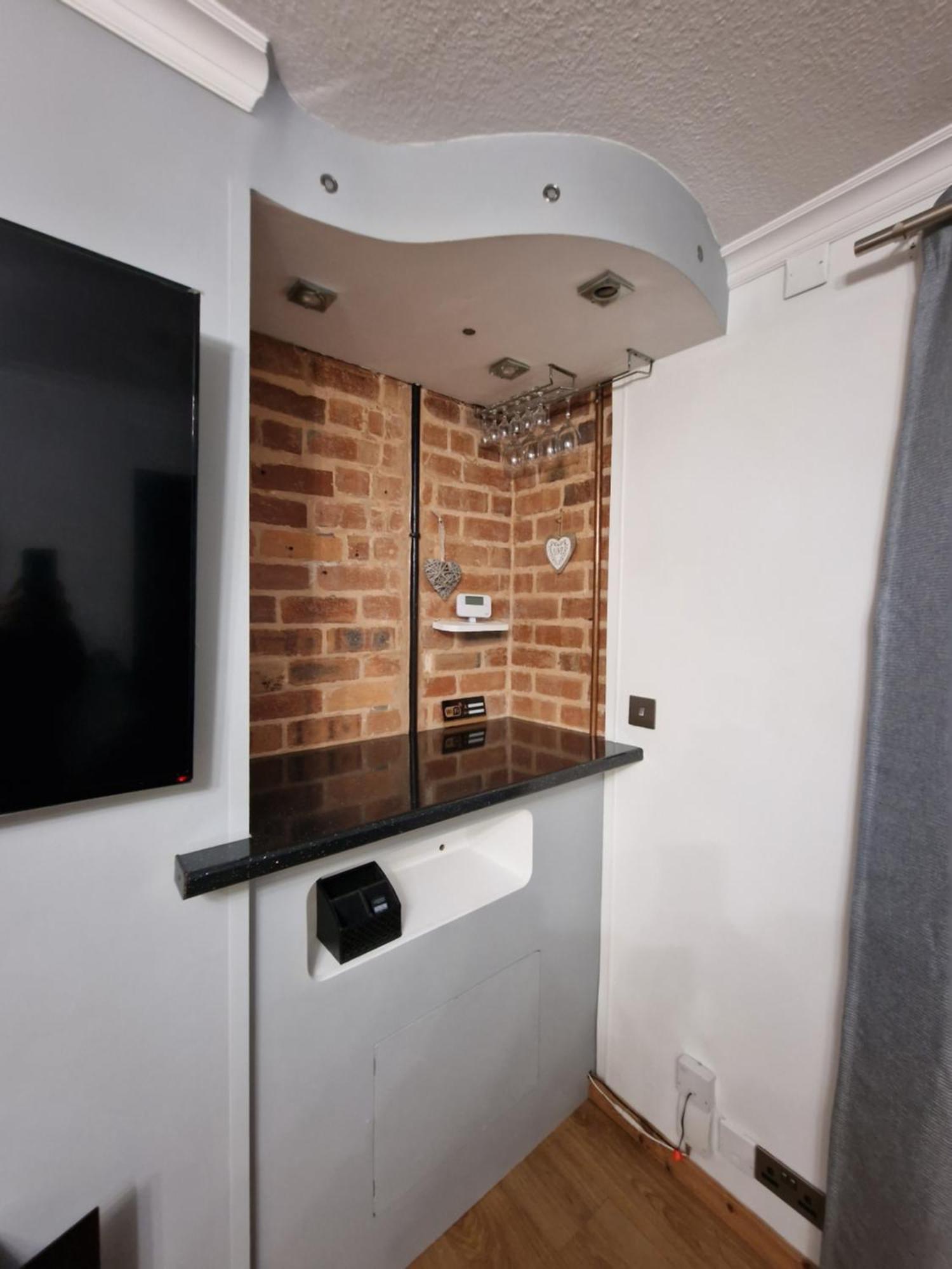Close To With Free Parking And Free Wifi Apartment *
