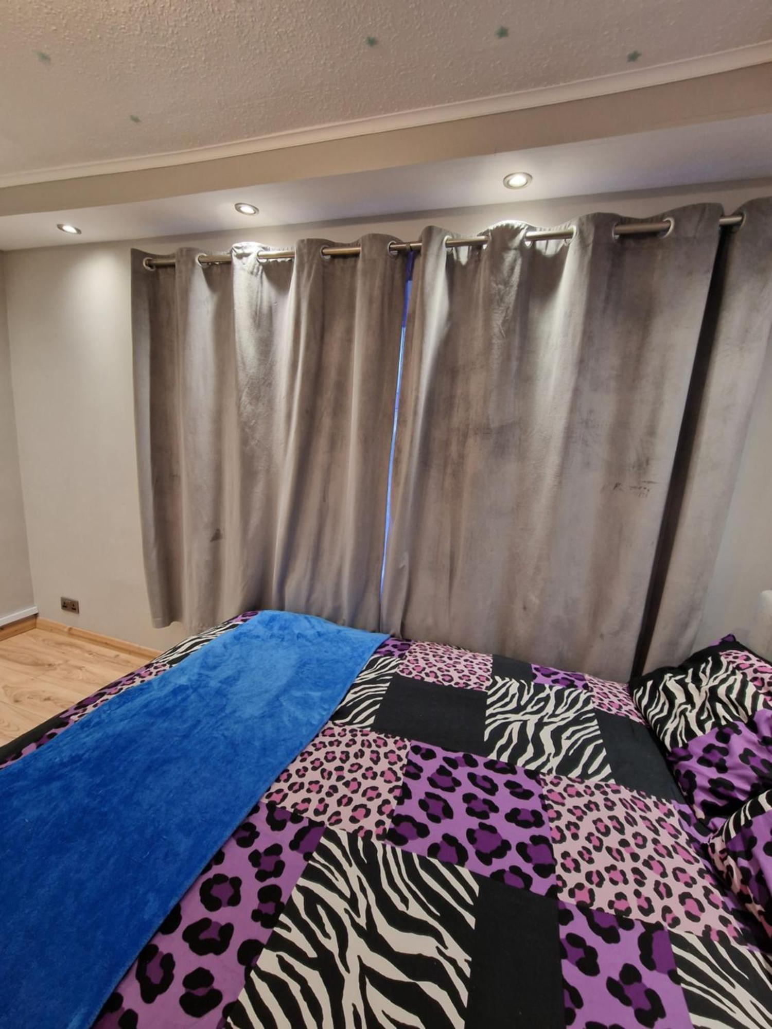 Apartment Close To With Free Parking And Free Wifi *